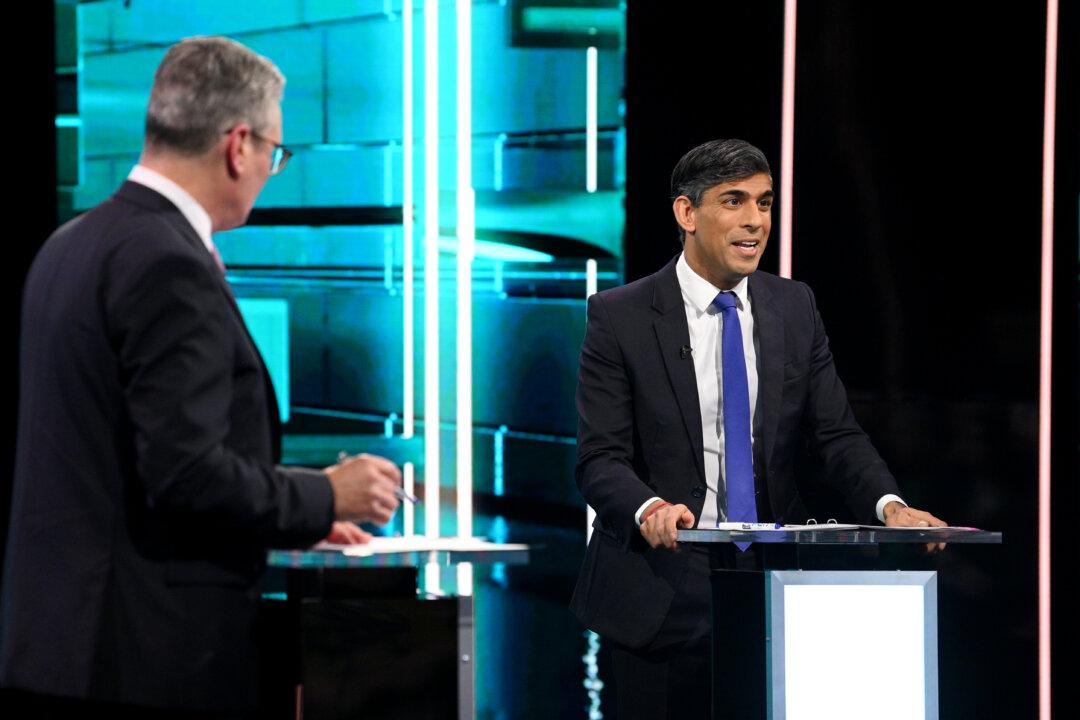 Top Civil Servant Embroiled in Row Over Sunak’s £2,000 Tax Claim in TV Debate