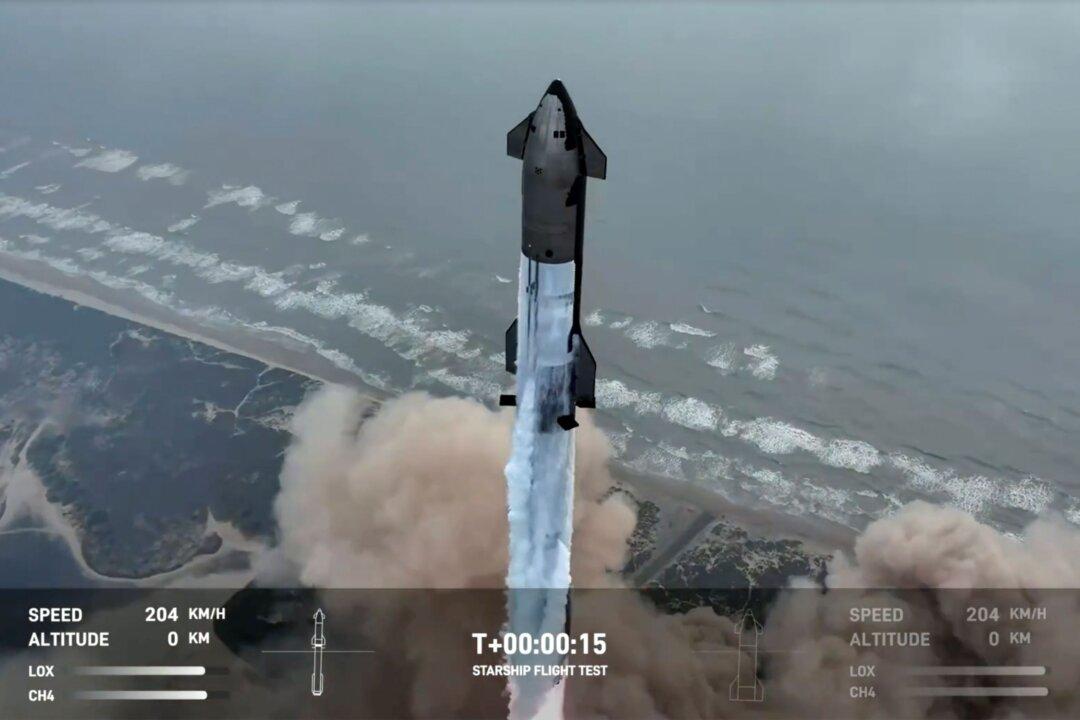 SpaceX’s Mega Rocket Completes Its 4th Test Flight From Texas Without Exploding