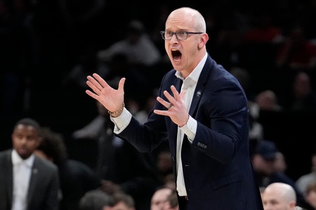 Lakers Bombshell: Team Targeting Connecticut’s Hurley in Coaching Search