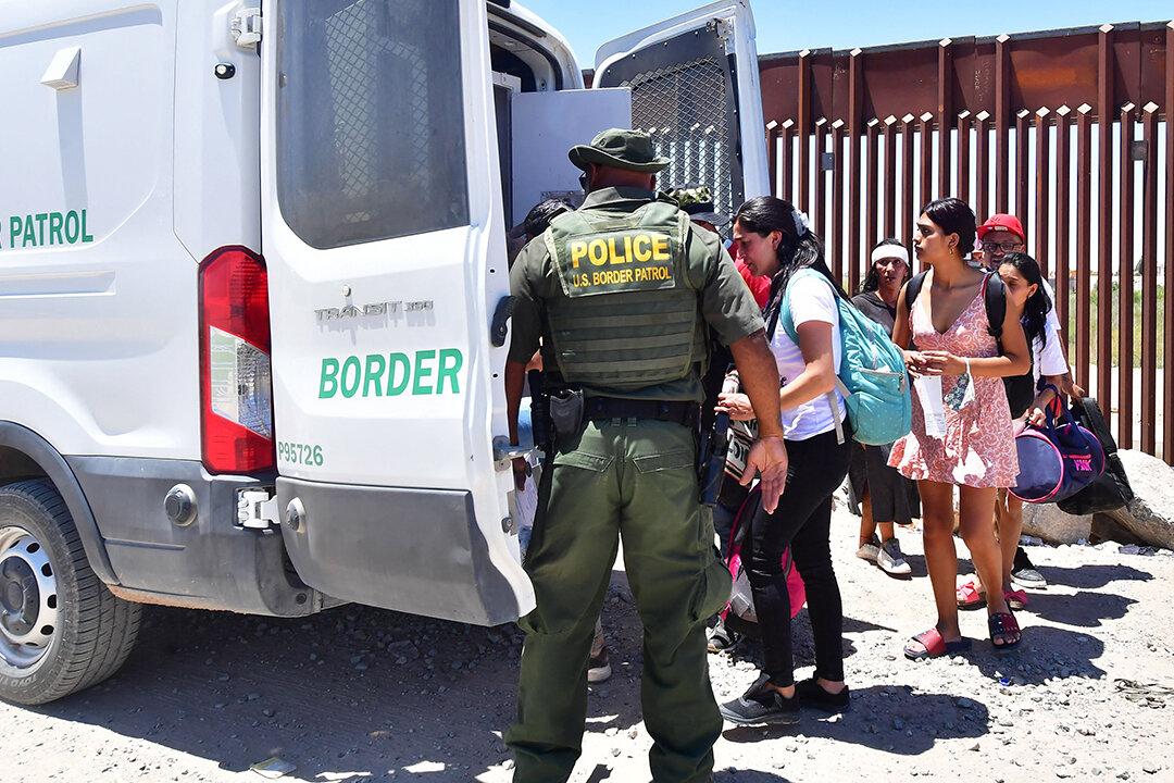 Mexico President Wants Trump to Deport Non-Mexicans Directly to Their Home Countries