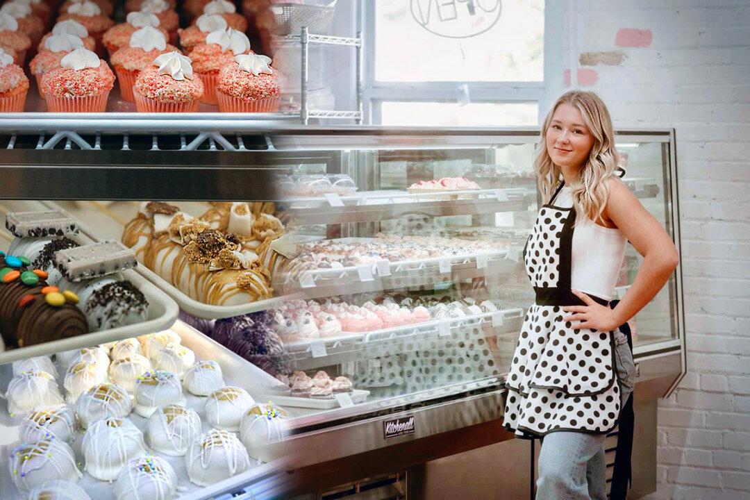 16-Year-Old Virginian Opens Own Bakery After Learning to Bake Cakes, Brownies From YouTube