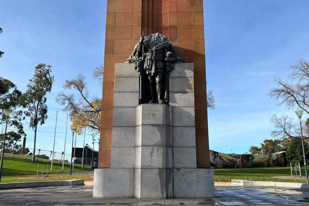 Statue of British Monarch Beheaded During King’s Birthday Public Holiday