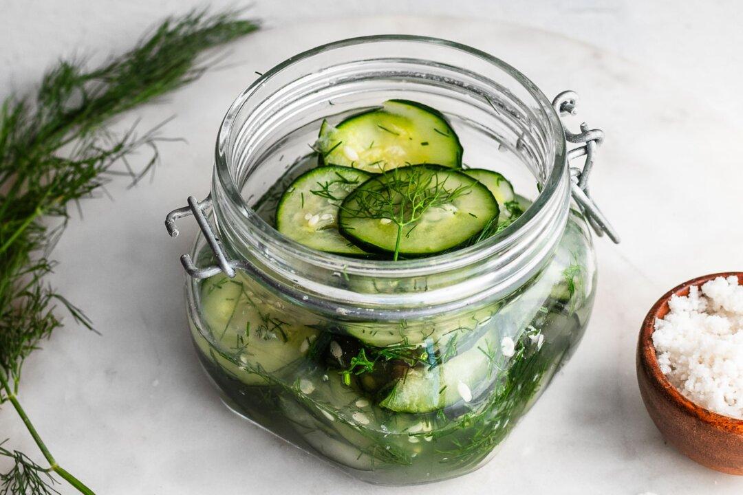 Finnish Shaken Cucumbers With Dill (Holskykurkut)