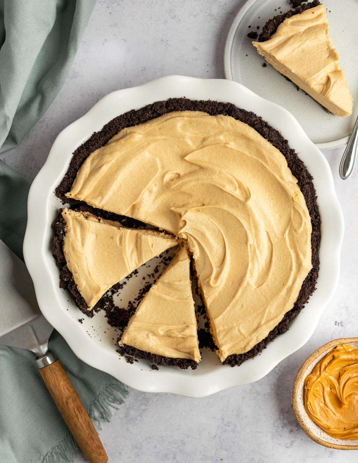 Peanut Butter Pie Is the Perfect Crowd-Pleasing Dessert for Warm Weather
