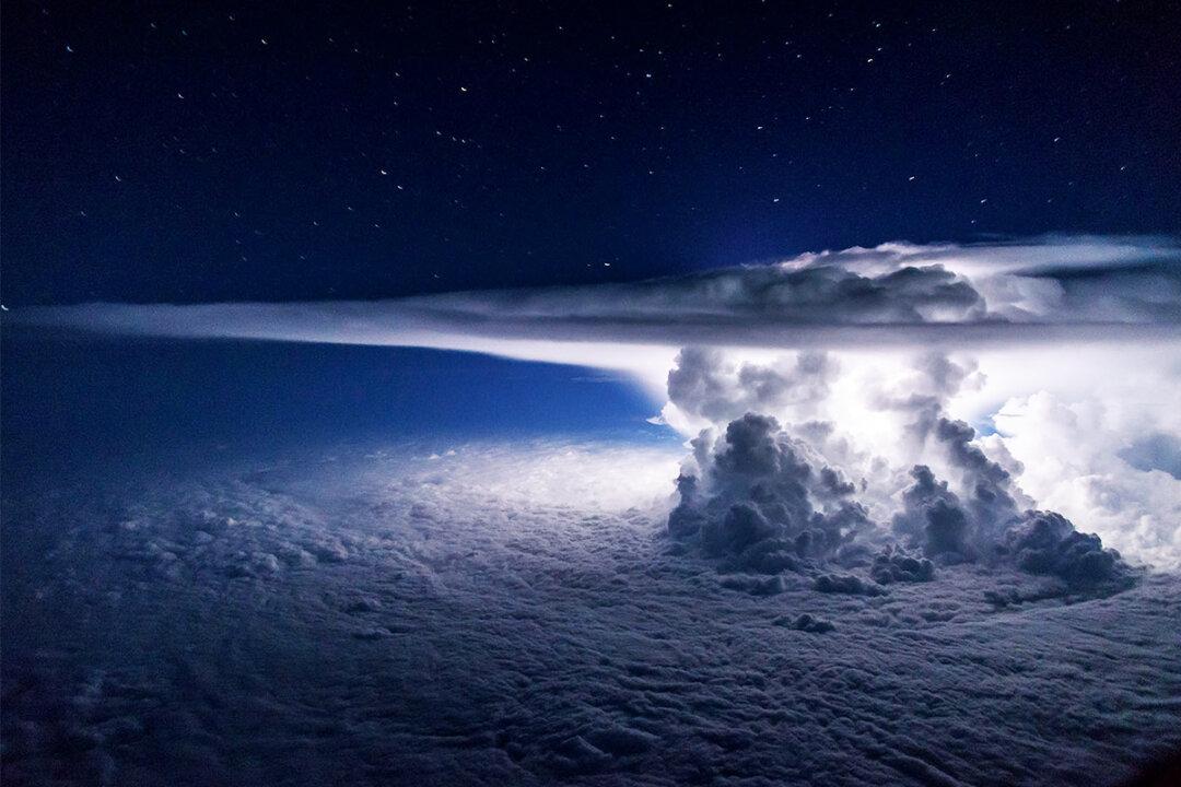 Storm Pilot Photographer Captures Breathtaking Images of the Most Intense of Storms From 40,000 Feet