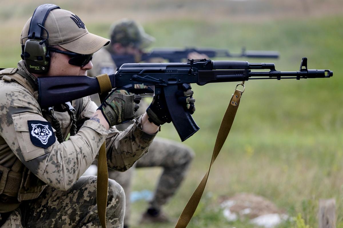 Ukraine’s Azov Brigade Now Eligible to Receive US Weapons, Training: State Department