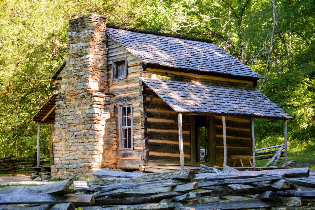 Pioneers Relying on Ready Resources in Tennessee’s Cades Cove