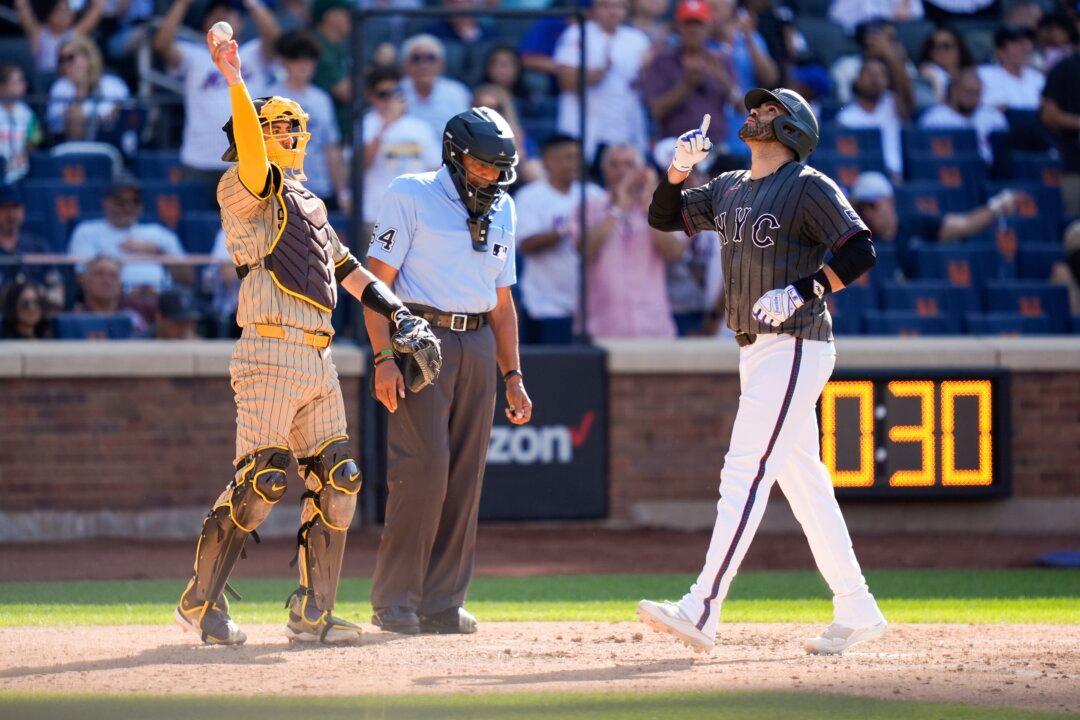 Martinez Homers Twice, Quintana Ends 10-start Winless Streak and Mets Beat Padres 5–1