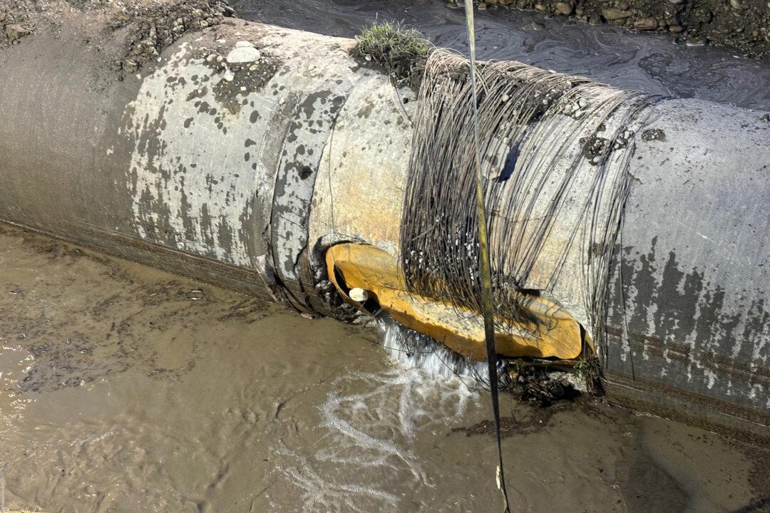 Calgary Mayor Says Water Repairs Could Be Completed by Canada Day