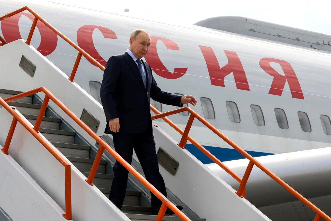 US Diplomat Heads to Vietnam Day After Putin Visit