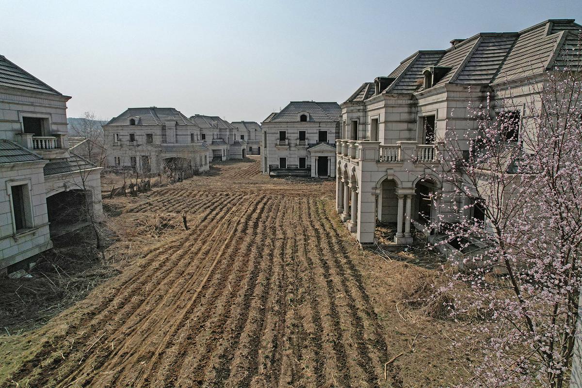 Millions of Chinese Homeowners Face Negative Equity as Property Values Plummet