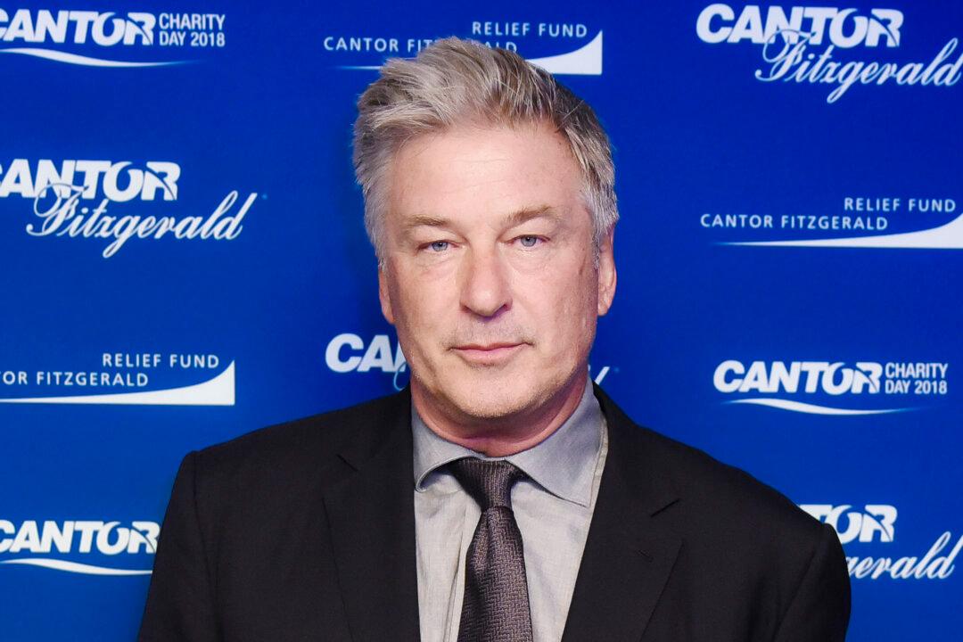 Alec Baldwin Refiles Motion to Dismiss Charges; Prosecutors Bring New Evidence in ‘Rust’ Shooting