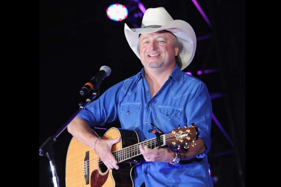 Country Singer Mark Chesnutt Undergoes Emergency Heart Surgery