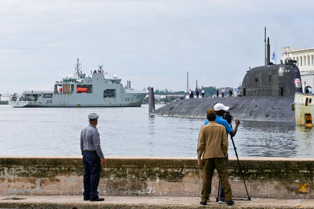 Photos Show Canadian Navy Member Leading Conga Lines During Visit to Cuba