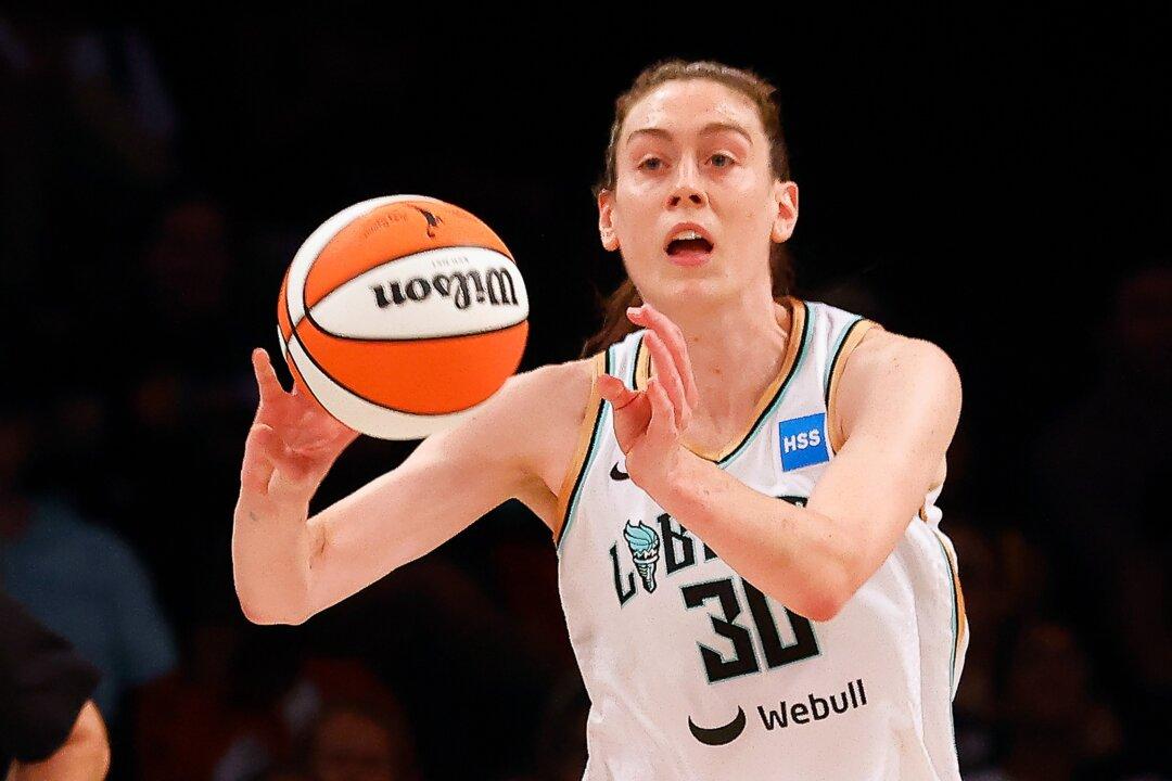 Sparks Overwhelmed by Visiting Liberty as WNBA Play Resumes Following Olympics