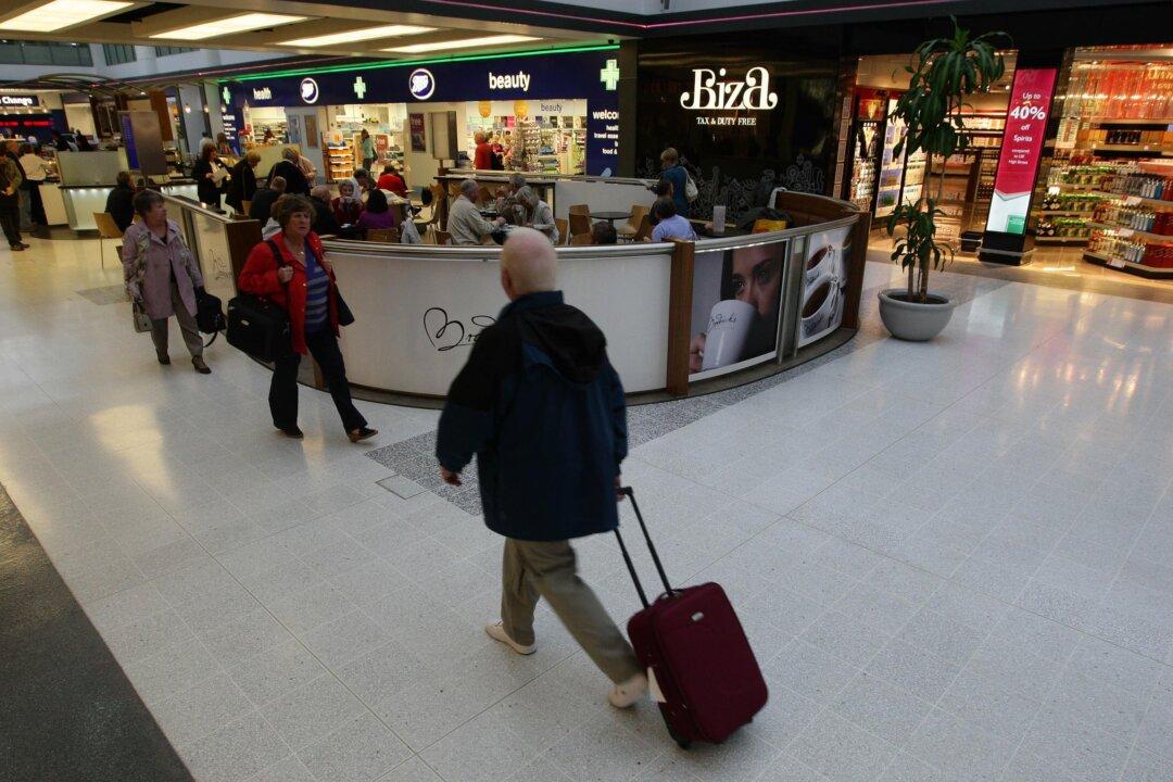 Power Restored at Manchester Airport but Many Passengers Still Affected
