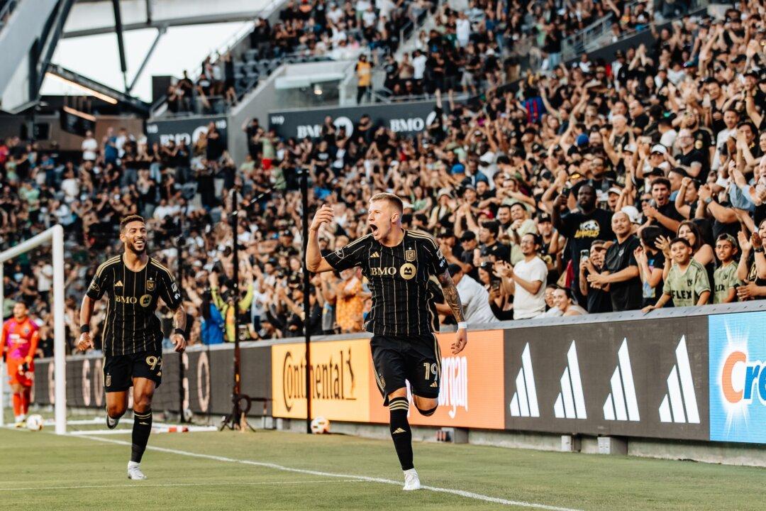 LAFC Move Into Tie for First in West With 6–2 Rout of Earthquakes