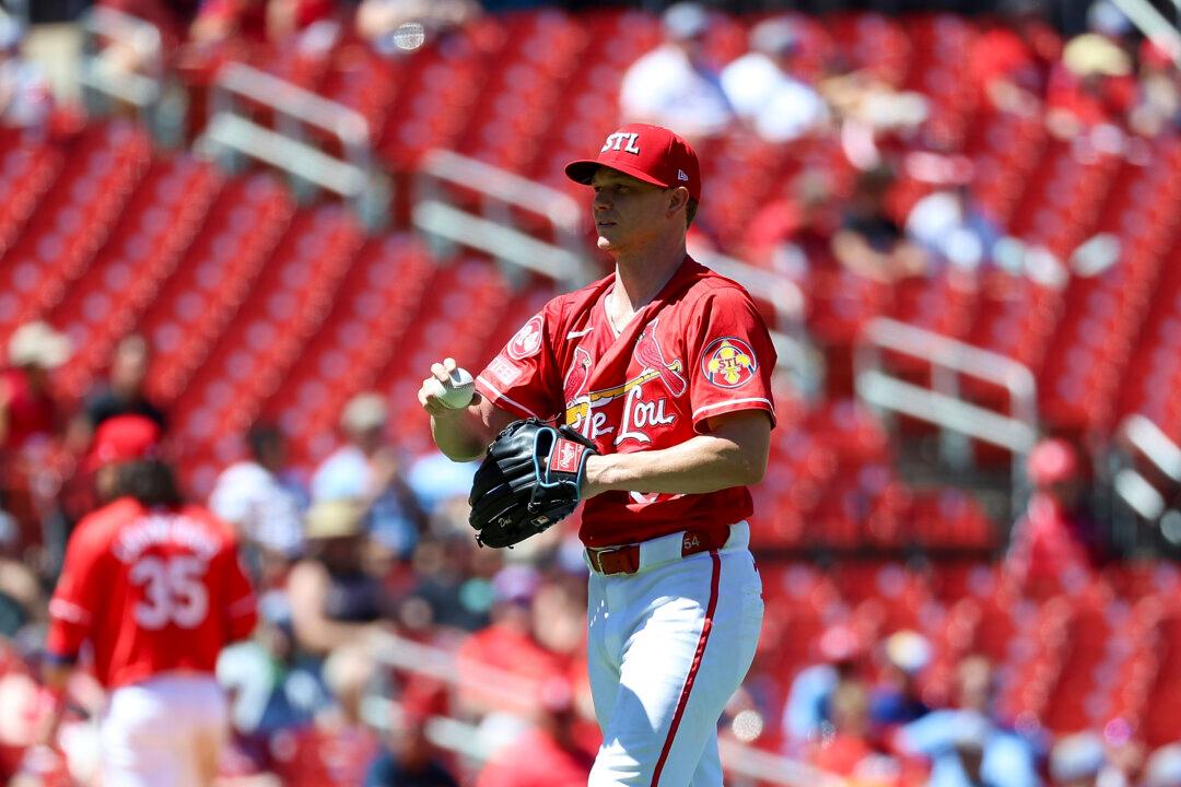 Gray Flirts With Perfection as Cardinals Cap Series Sweep of Reeling Giants