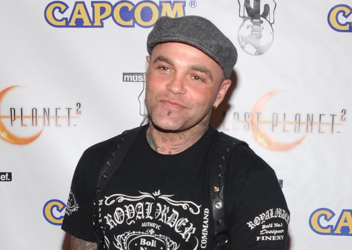 Crazy Town Frontman Shifty Shellshock Dies at 49