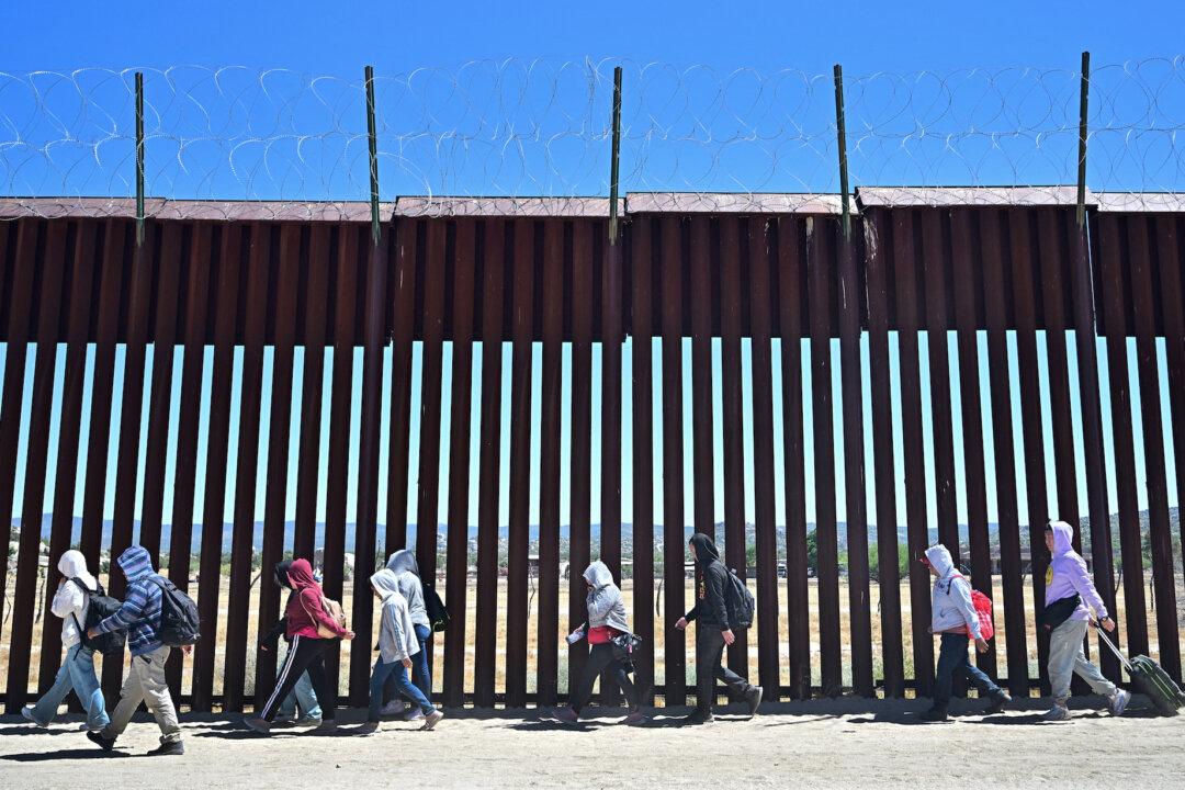 US Treasury Sanctions Mexico-Based Criminal Group for Smuggling ‘Thousands’ of Migrants Into US
