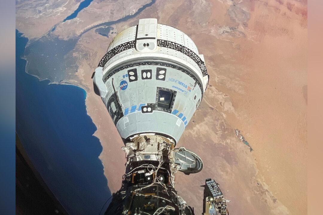 What Boeing Could Learn From SpaceX’s Spectacular Successes