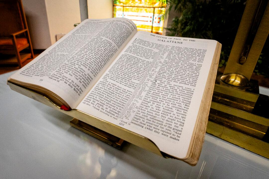 Oklahoma Superintendent Says Public Schools Must Teach the Bible