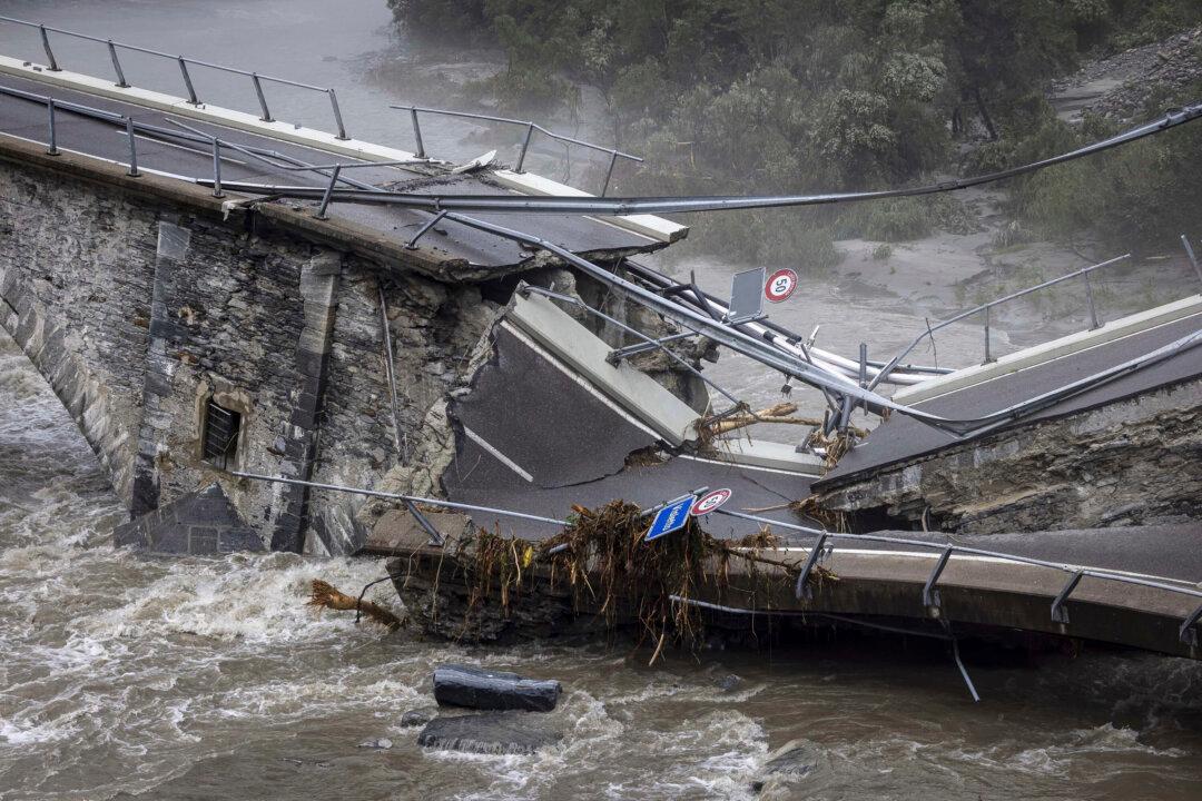 Storms in Switzerland and Italy Cause Flooding and Landslides, Leaving at Least 4 People Dead