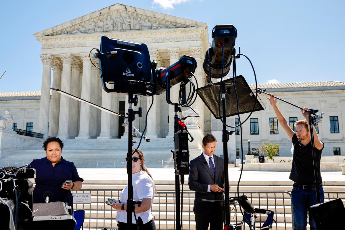 Supreme Court Rules Trump Has Some Immunity in Federal Election Case