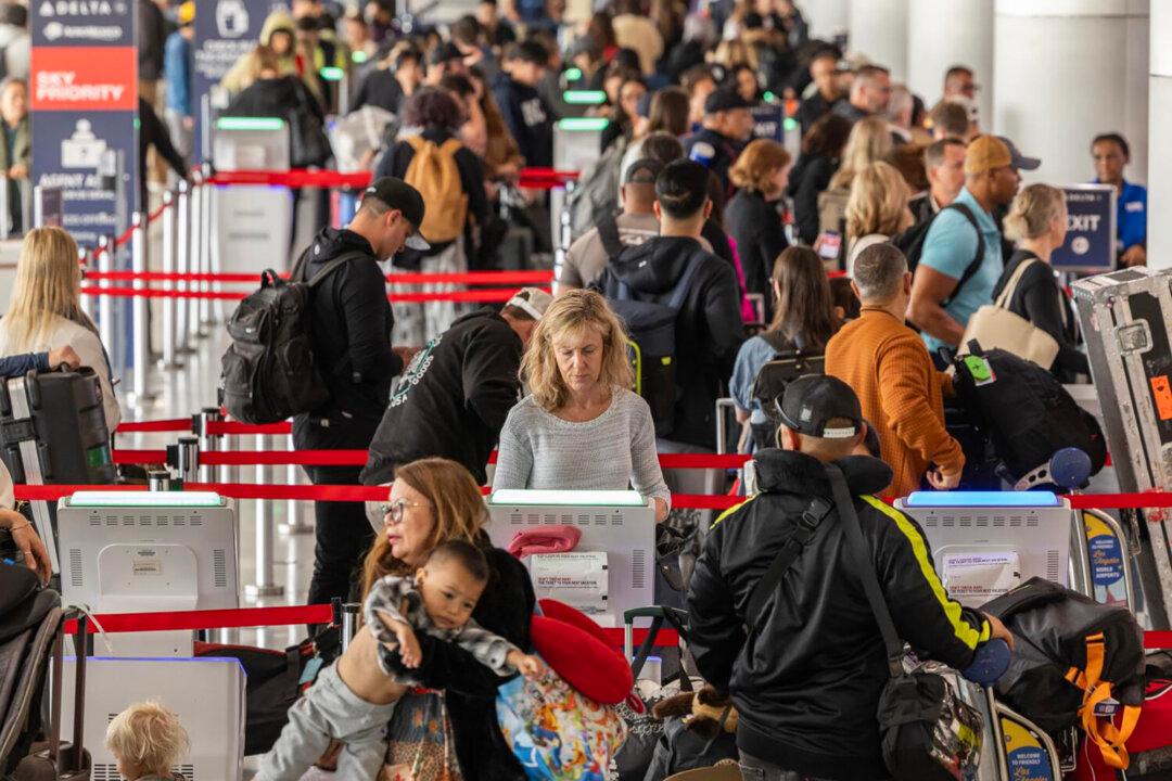 Consumer Complaints About Air Travel Soared Last Year: DOT Report