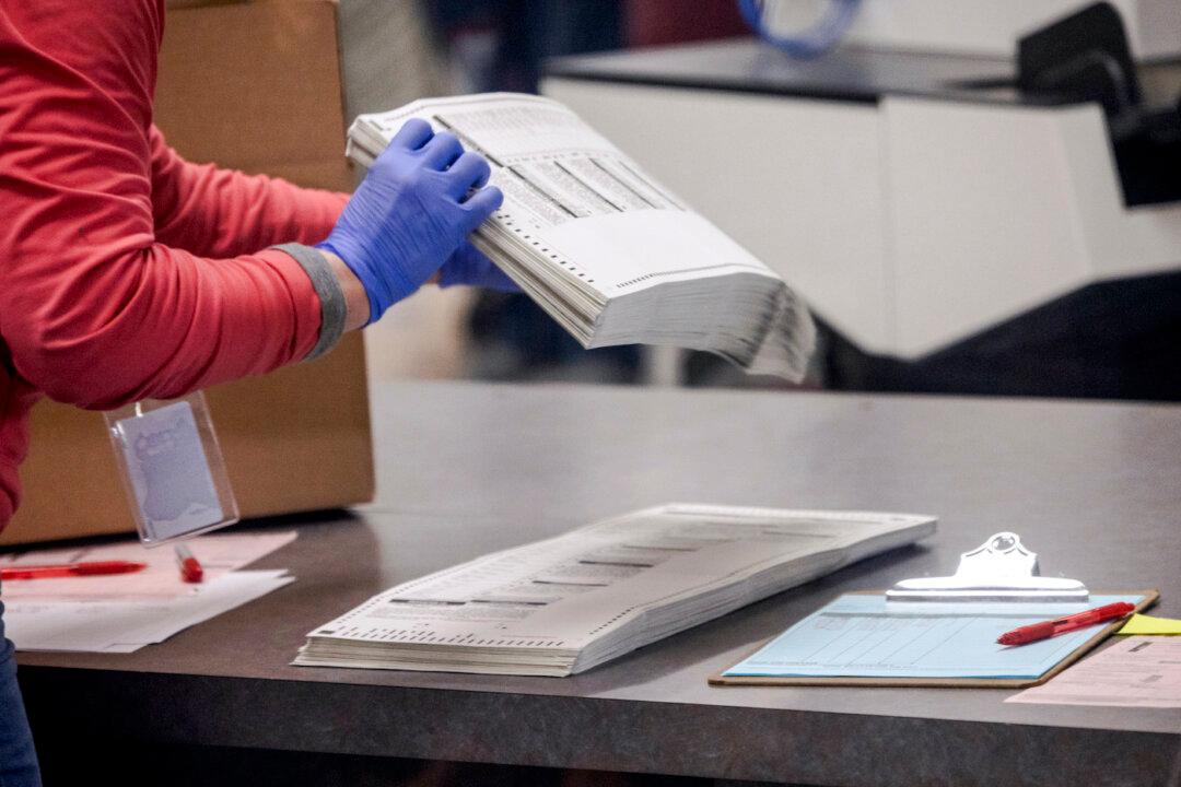 Arizona Officials Find Nearly 100,000 Voters Didn’t Provide Proof of Citizenship