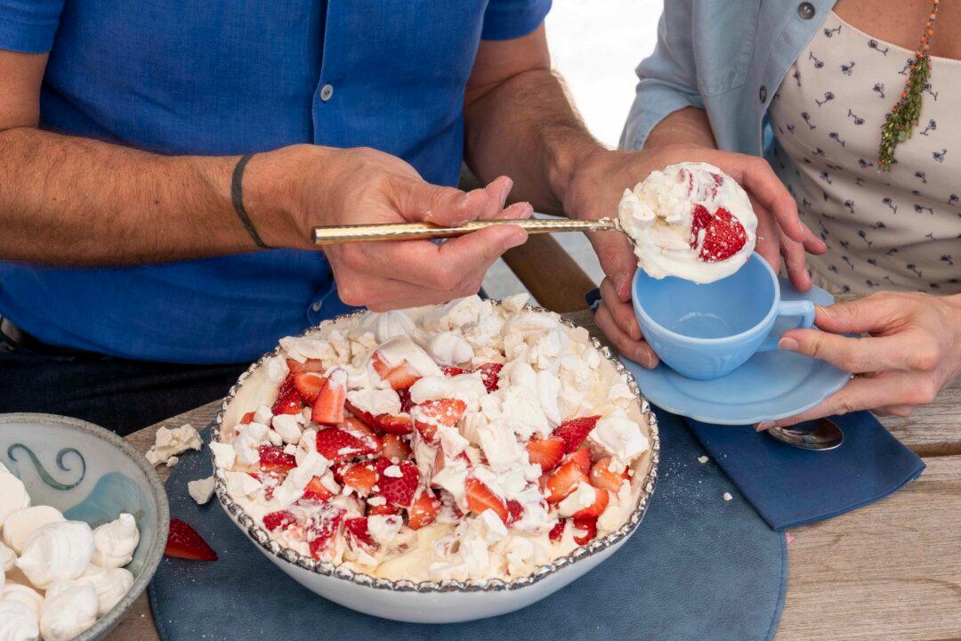 Eton Mess With Fresh Strawberries