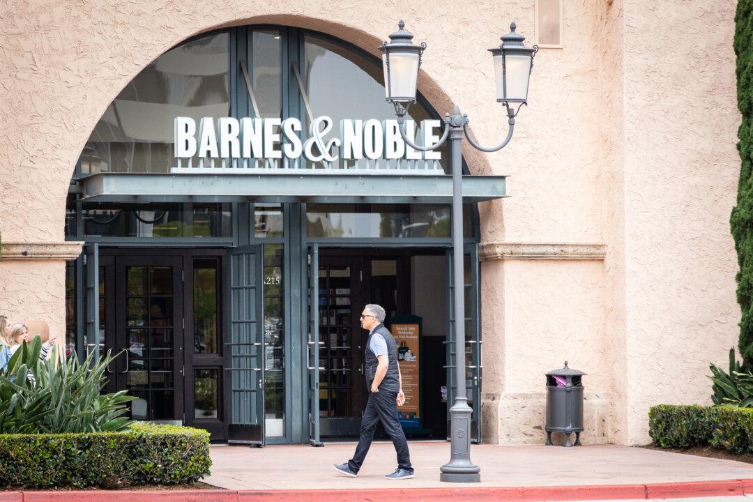 3 Suspects Face Capital Murder Charge Over Newport Beach Robbery-Killing