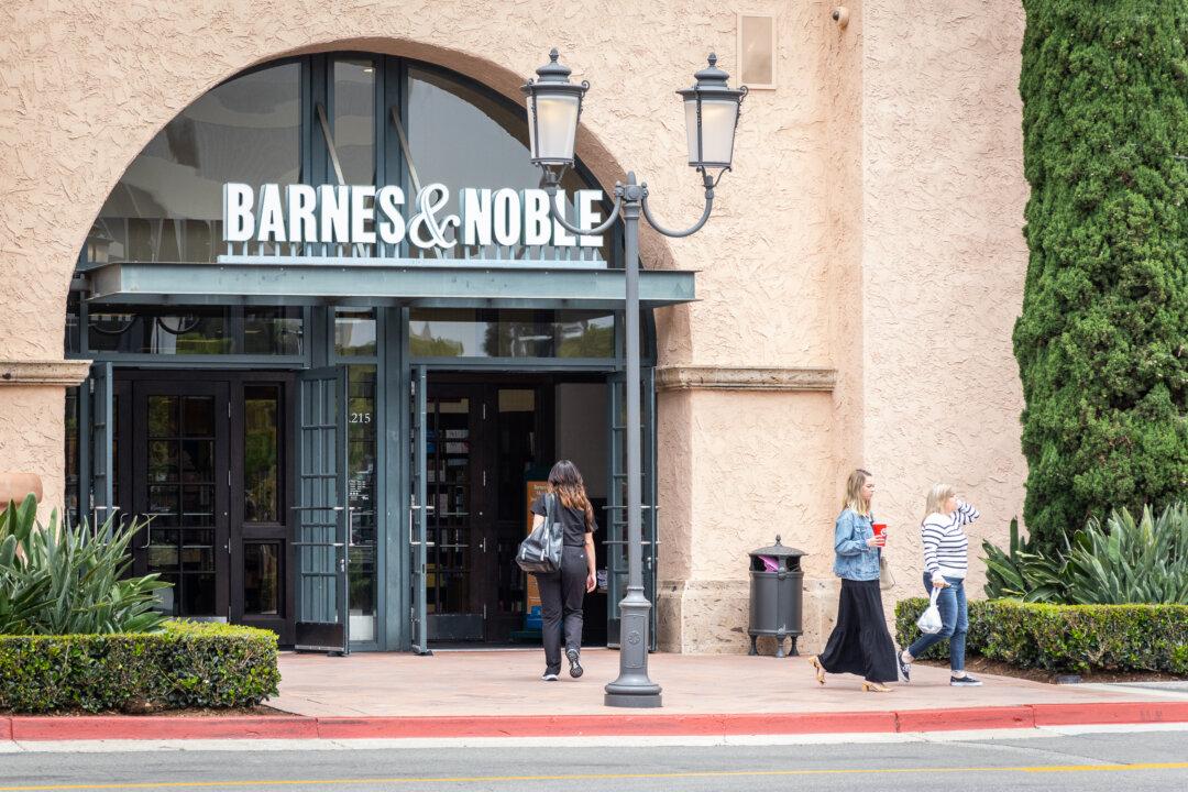 Suspects in Deadly Newport Beach Mall Robbery Will Be Arraigned Aug. 1