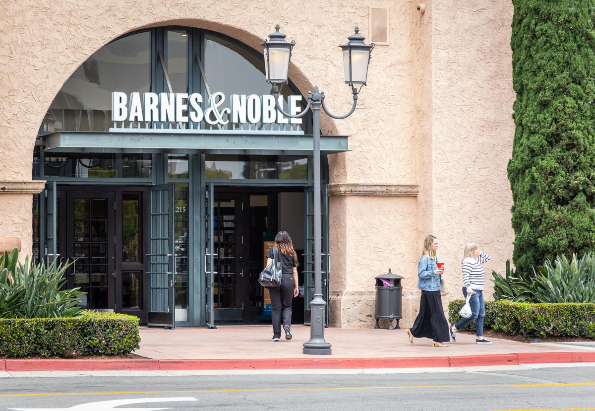 Suspects in Deadly Newport Beach Mall Robbery Will Be Arraigned Aug. 1