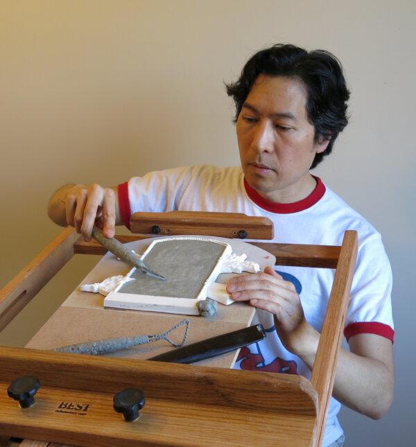 Sculptor Tom Tsuchiya begins working on a plaque for the National Baseball Hall of Fame. (Courtesy of Tom Tsuchiya)