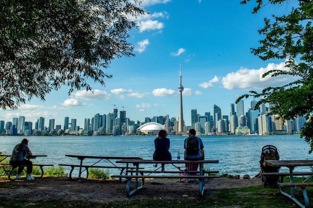 39 Percent of New Immigrants Considering Leaving Their Province Due to Housing Costs: Survey