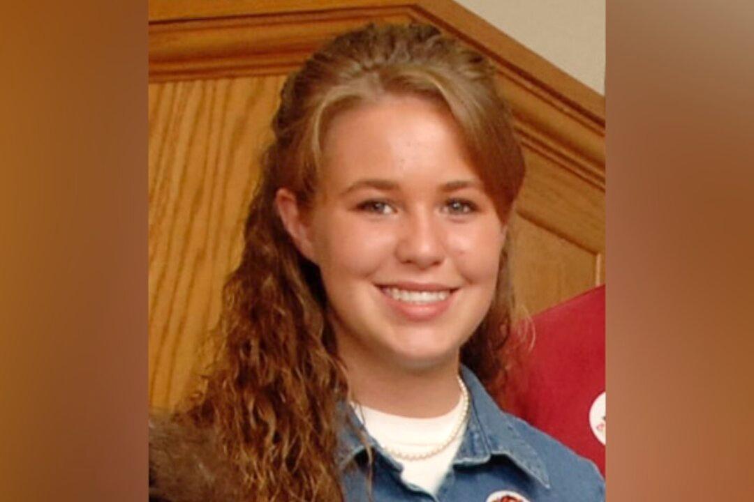 Reality TV Star Jana Duggar Marries Stephen Wissmann