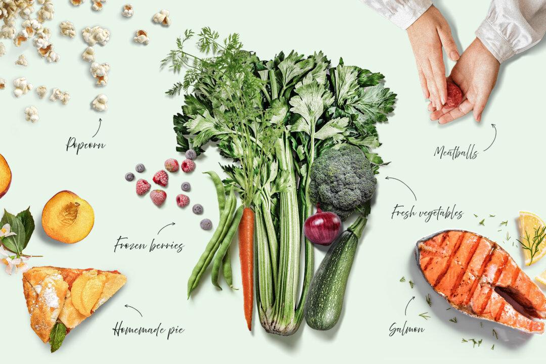 I’m a Nutritionist and Mom of 3. Here’s How I Grocery Shop for a Week of Healthy, Budget-Friendly Meals