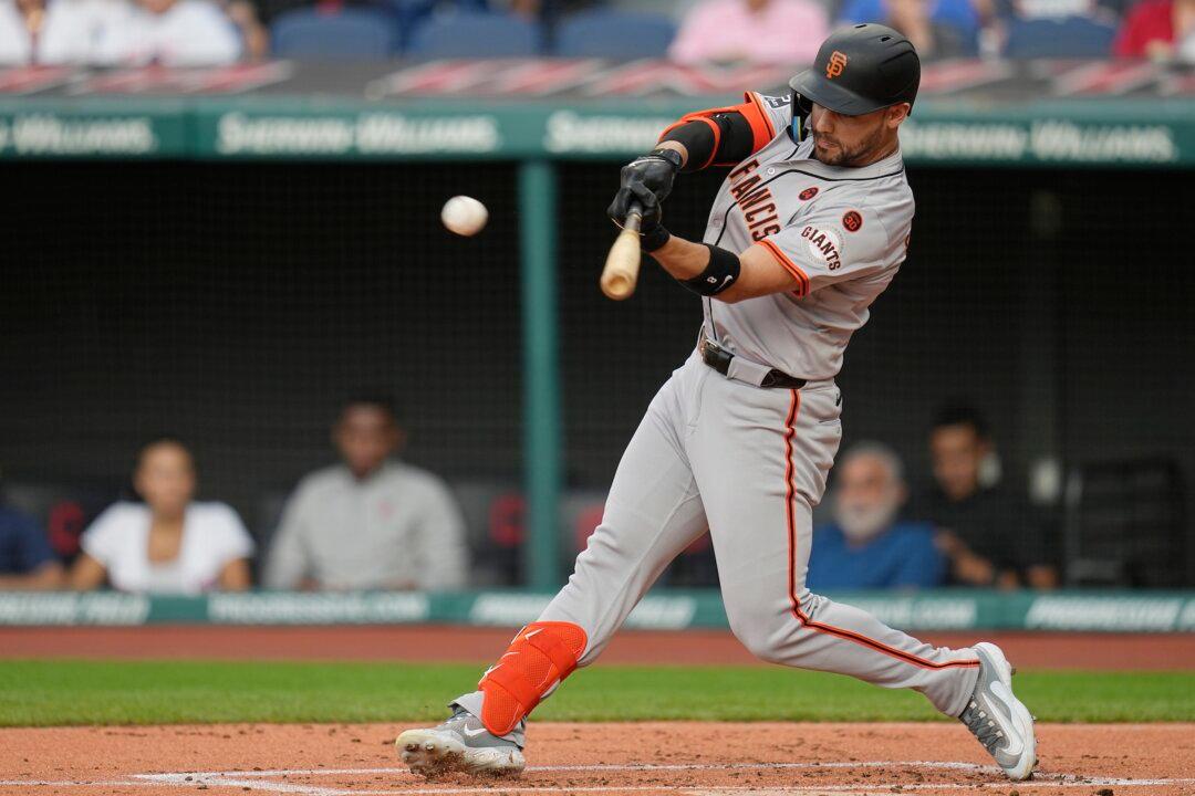 Michael Conforto Has a 2-run Double, the Giants Beat the Guardians 4–2