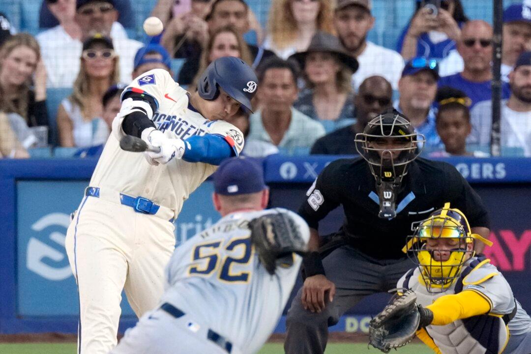 Ohtani, Vargas Homer in 8th, Smith Homers in 4th Straight At-bat, Dodgers Top Brewers 5–3