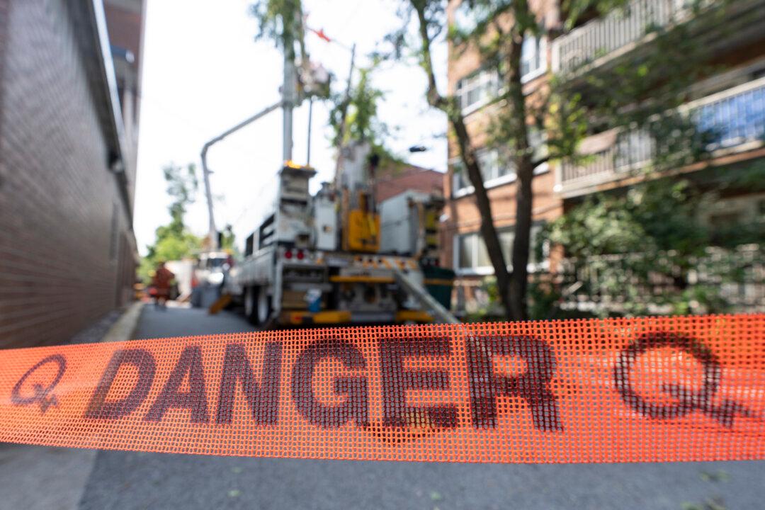 Drivers Arrested After Bus Crash Leaves Tens of Thousands Without Power Near Montreal