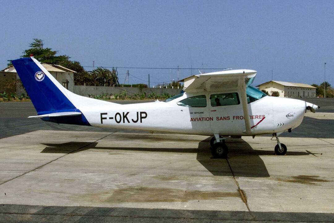 3 Killed When Small Plane Crashes in Western North Carolina Mountains, Officials Say