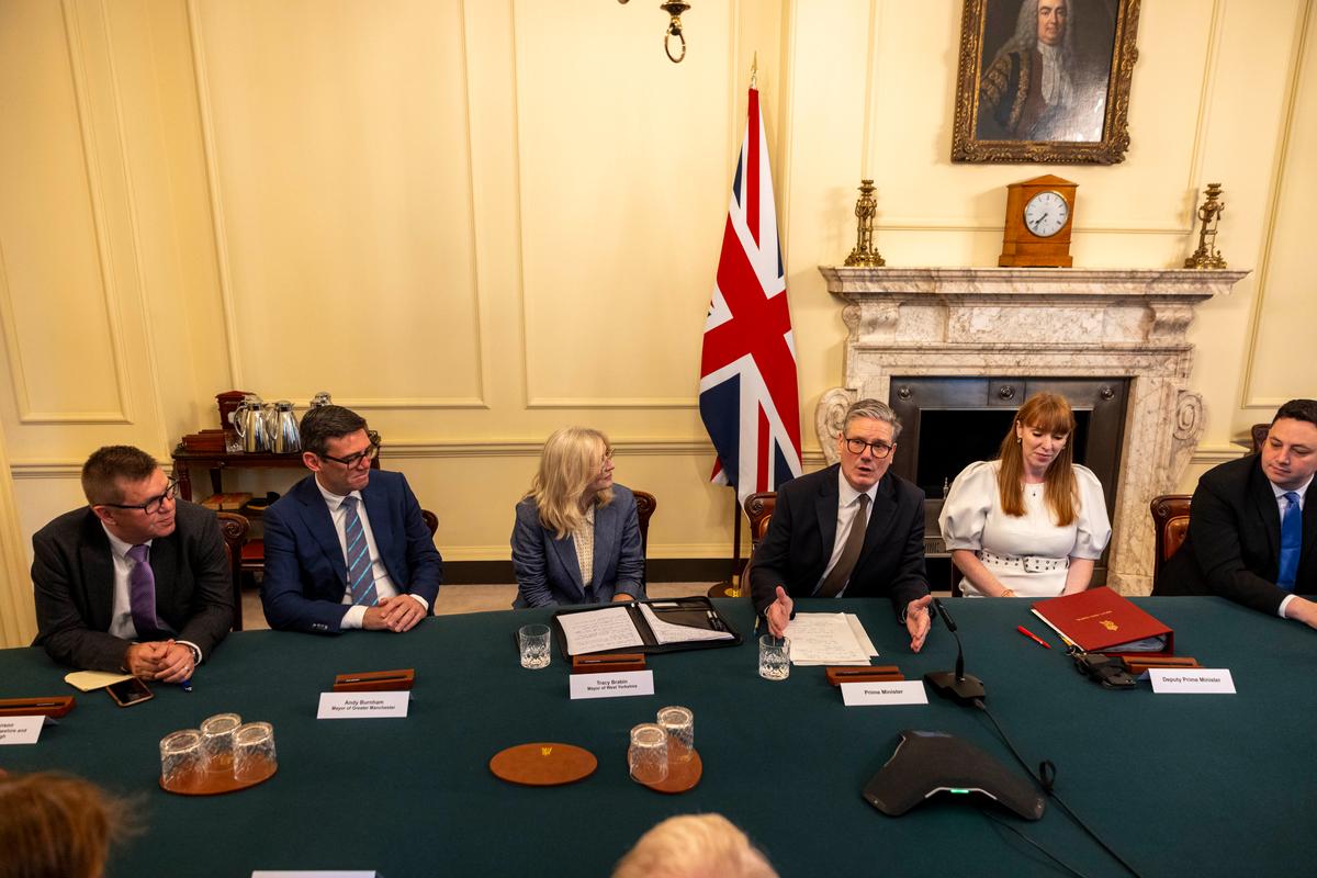 Starmer Vows to Loosen Whitehall’s ‘Tight Grip’ on Cities and Regions