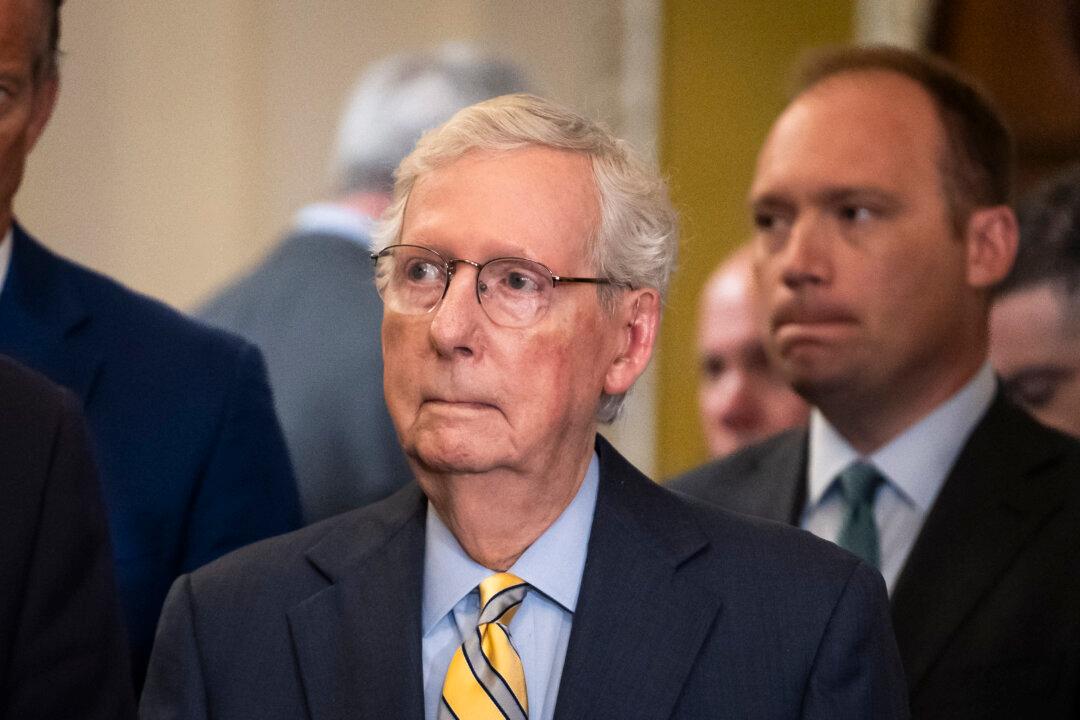 McConnell Urges Trump to Ask 2 ‘Un-Retiring’ Judges to Recuse Themselves From Cases