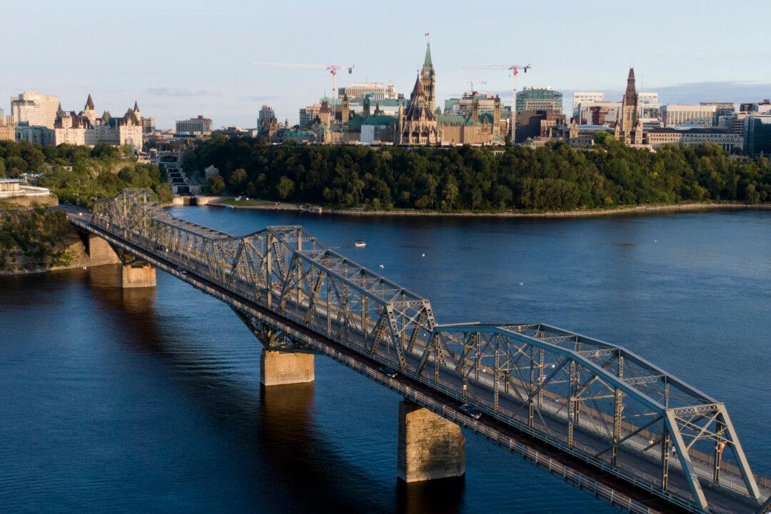60 Years of Road Salt Has Destroyed Ottawa’s Alexandra Bridge: Officials