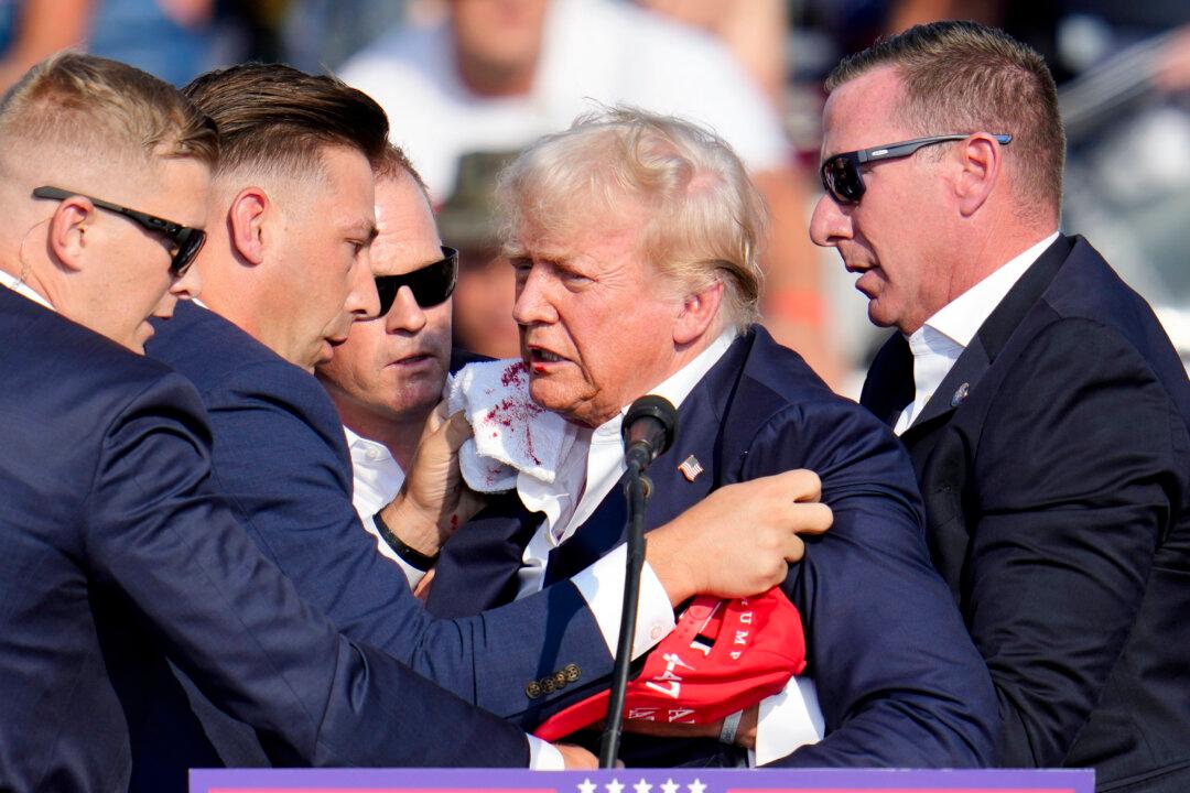 Trump Praises Secret Service, Pennsylvania Crowd After Assassination Attempt