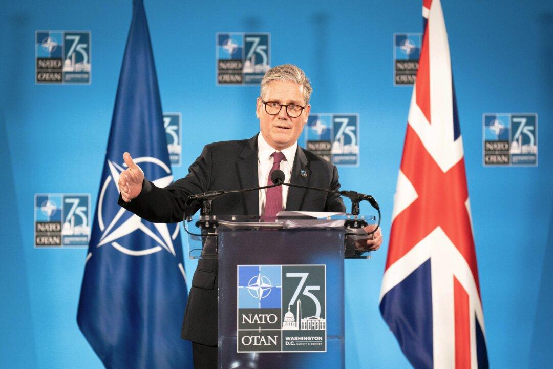 Britons Favour More ‘Starmerite’ Approach to Immigration, Think Tank Claims