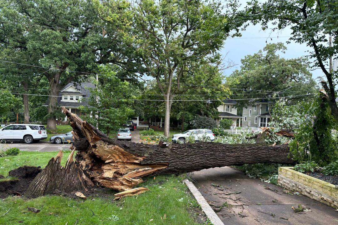 Severe Storms With Tornadoes Whip Through Midwest, Cutting Power to 460,000