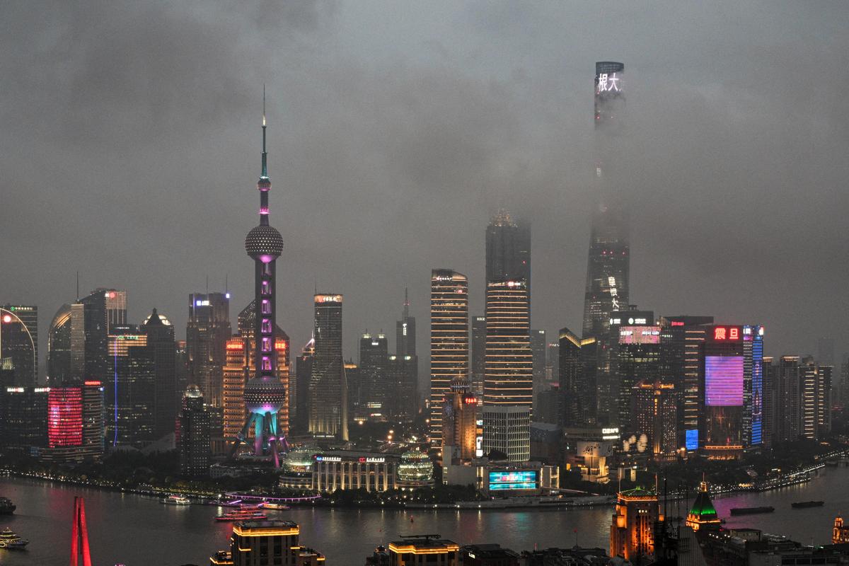 Chinese Authorities Target Companies in Bid to Raise Capital Amid Sluggish Economy: Experts