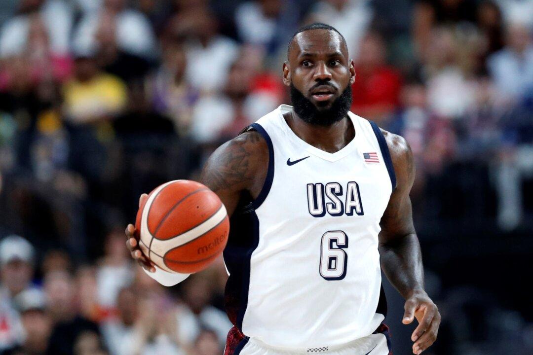 LeBron Still the Straw That Stirs the Drink for Olympics-Bound USA Basketball Team